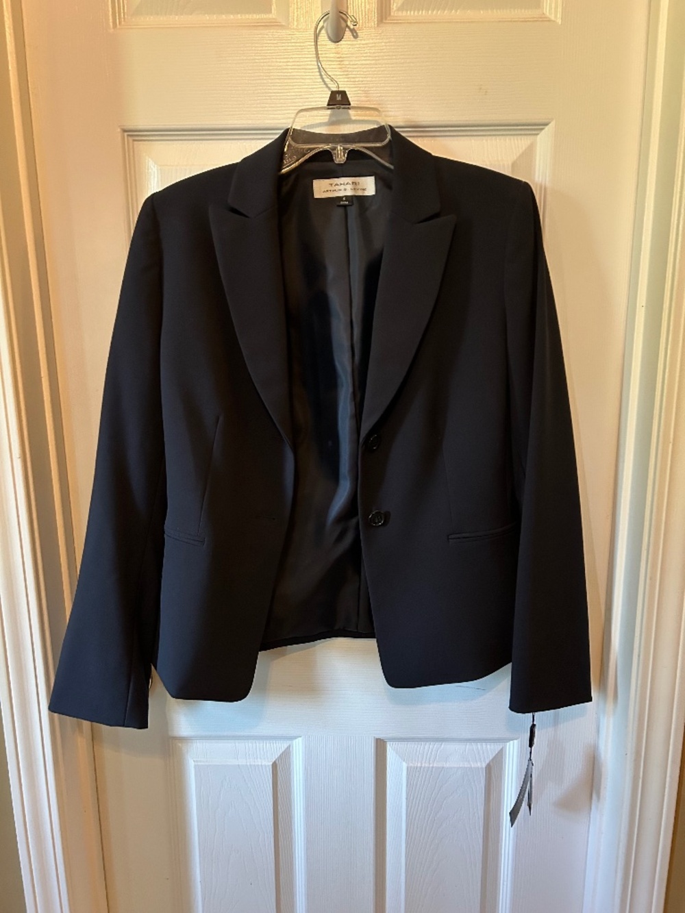 Tahari - Navy Blazer - size 6